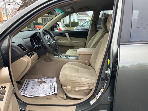 Used 2010 Toyota Highlander 2WD image 15