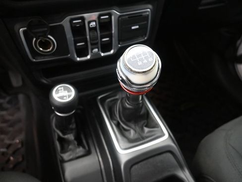 Used 2018 Jeep Wrangler Unlimited Sport S image 29