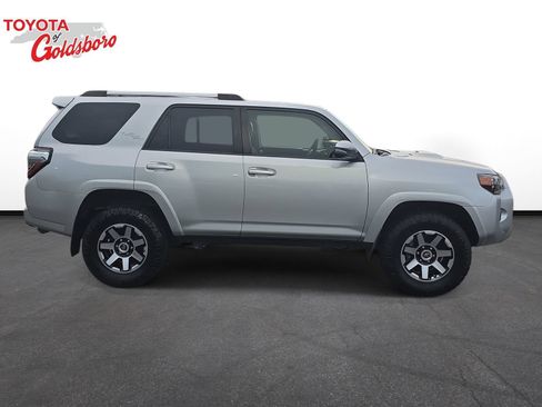 Used 2018 Toyota 4Runner TRD Off-Road Premium AWD/4WD image 4