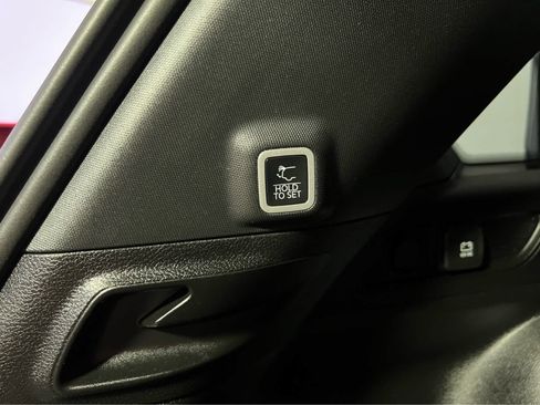 Used 2025 Jeep Grand Cherokee Altitude AWD/4WD image 28