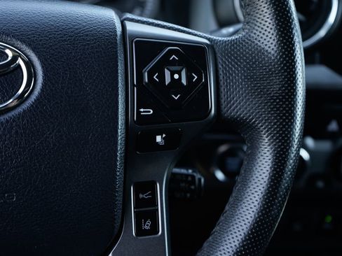 Used 2020 Toyota Tacoma TRD Off-Road w/ Technology Package image 22