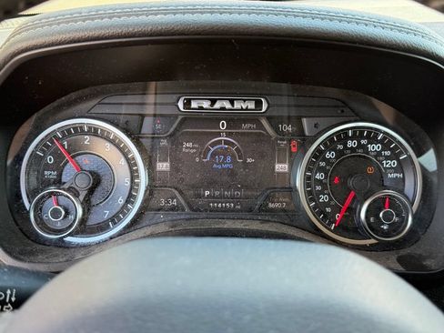 Used 2019 RAM 1500 Laramie AWD/4WD image 17