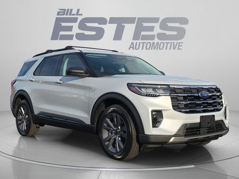 New 2026 Ford Explorer Active w/ Active Comfort Package AWD/4WD image 4