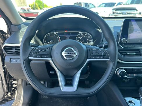 Used 2022 Nissan Altima 2.5 SV FWD image 21