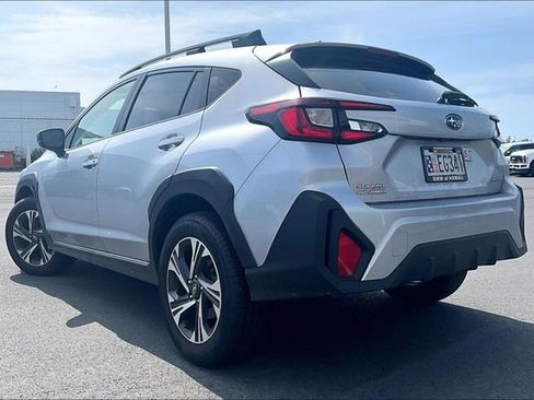 Used 2025 Subaru Crosstrek 2.0i Premium image 4