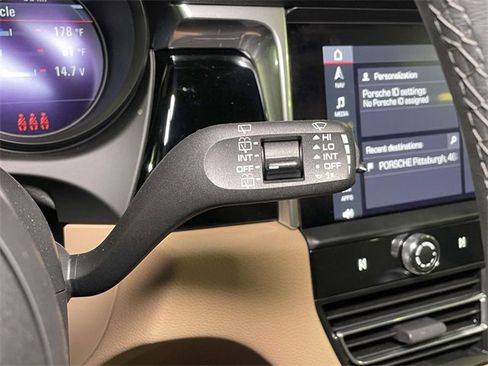 Certified 2025 Porsche Macan image 44