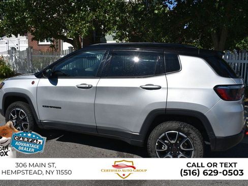 Used 2025 Jeep Compass Trailhawk AWD/4WD image 9