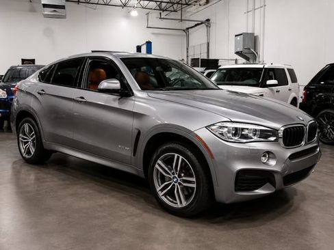 Used 2016 BMW X6 xDrive35i w/ M-Sport Package AWD/4WD image 4