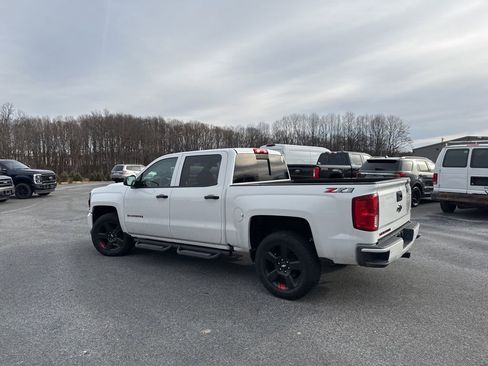 Used 2018 Chevrolet Silverado 1500 LTZ Z71 w/ Redline Edition image 4
