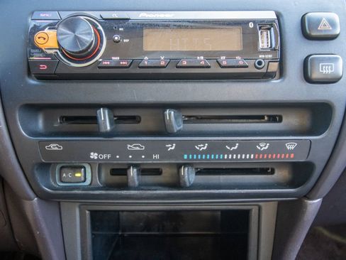 Used 1995 Toyota Corolla DX image 25