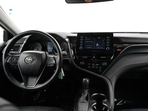 Used 2024 Toyota Camry SE FWD image 13
