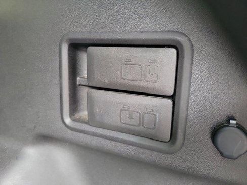 Used 2021 Chevrolet Equinox LT image 9