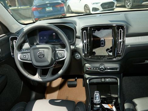 New 2026 Volvo XC40 B5 Plus w/ Protection Package Premier image 19