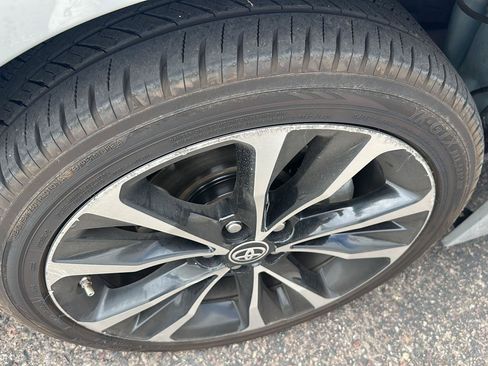Used 2018 Toyota Corolla SE w/ Carpet Mat Package (TMS) FWD image 16
