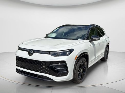 New 2026 Volkswagen Tiguan SE R-Line FWD image 1