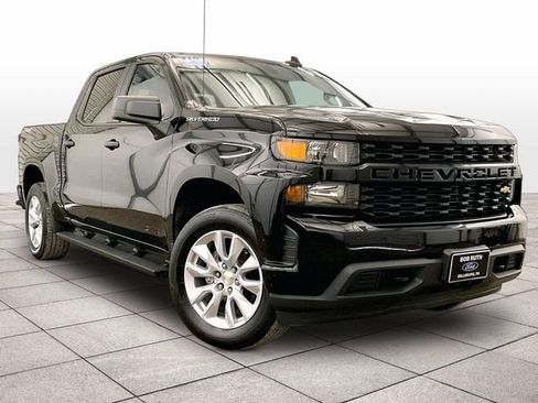 Used 2020 Chevrolet Silverado 1500 Custom w/ Custom Value Package AWD/4WD image 2