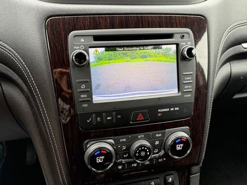 Used 2017 Chevrolet Traverse LT AWD/4WD image 31