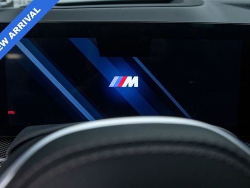 Used 2025 BMW X7 M60i w/ Executive Package image 31