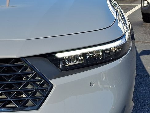 Used 2023 Honda Accord EX-L image 9