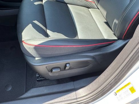 Used 2023 Buick Envision Essence w/ Sport Touring Package AWD/4WD image 18