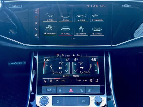 Used 2023 Audi Q7 3.0T Premium Plus AWD/4WD image 19