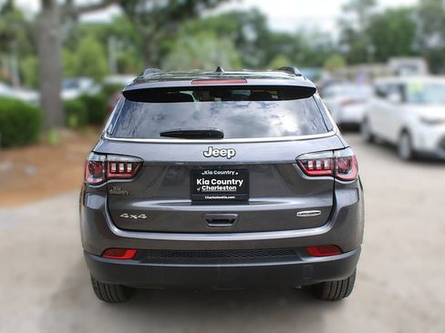 Used 2022 Jeep Compass Latitude AWD/4WD image 8