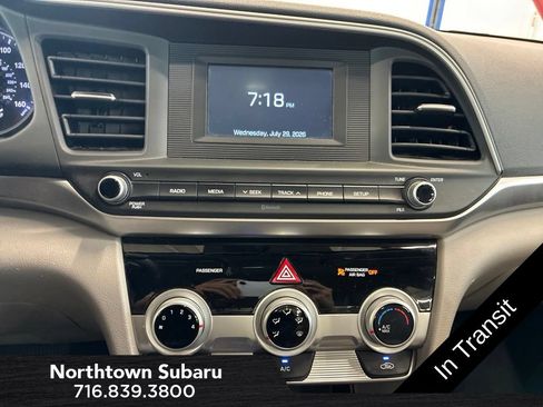 Used 2019 Hyundai Elantra SE FWD image 28