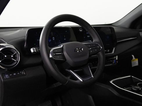 Used 2026 Chevrolet Equinox LT w/ Midnight Edition image 5