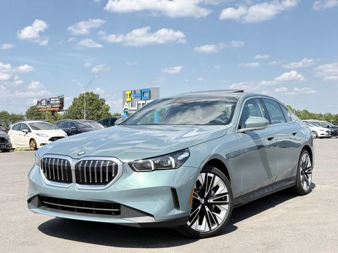 Used 2024 BMW 530i w/ Premium Package RWD image 1