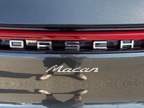 Certified 2026 Porsche Macan AWD/4WD image 14