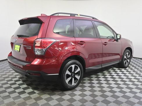 Used 2017 Subaru Forester 2.5i Premium AWD/4WD image 7