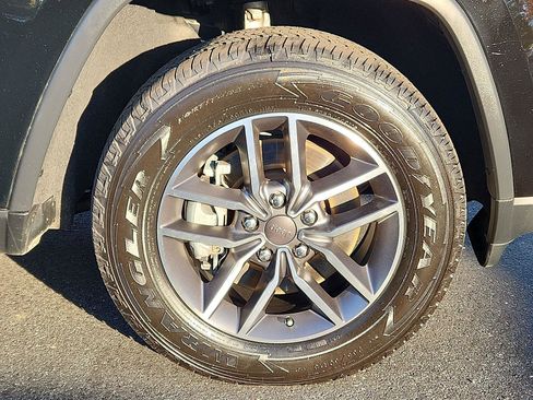 Certified 2021 Jeep Grand Cherokee Limited w/ Premium Lighting Group image 9