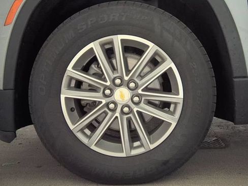 Used 2023 Chevrolet Traverse LT AWD/4WD image 23