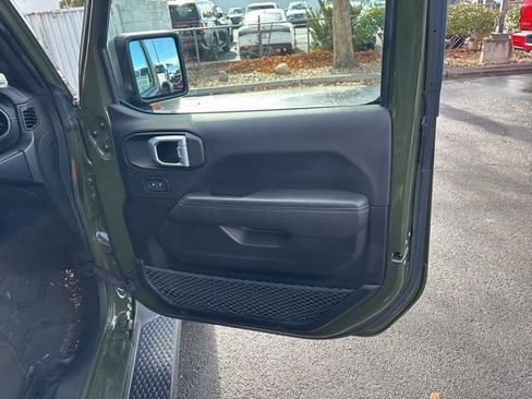 Used 2022 Jeep Wrangler Unlimited Sahara 4xe image 32