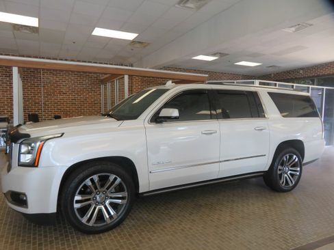 Used 2018 GMC Yukon XL Denali w/ Denali Ultimate Package AWD/4WD image 85