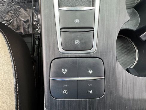 Certified 2020 Ford Escape Titanium image 29