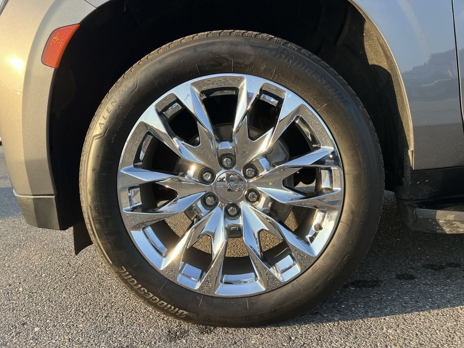 Used 2021 GMC Yukon Denali AWD/4WD image 12