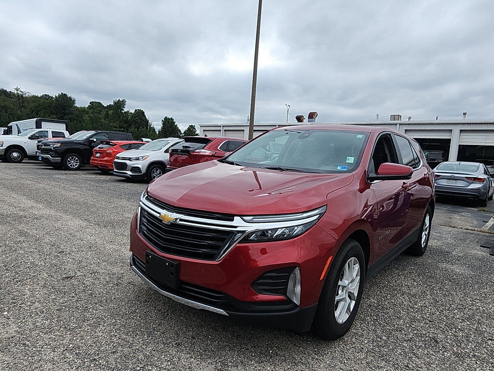 Used 2024 Chevrolet Equinox LT FWD image 1