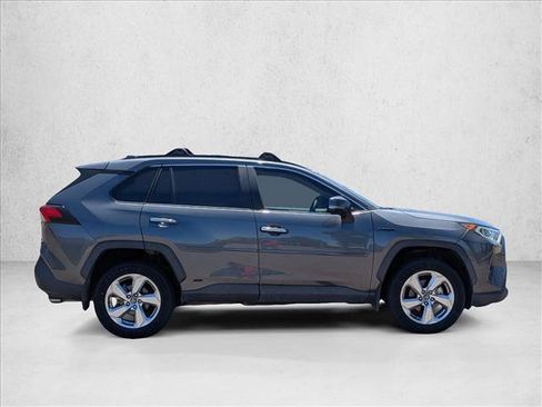 Used 2020 Toyota RAV4 Limited AWD/4WD image 4