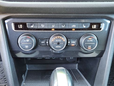 Used 2020 Volkswagen Tiguan SE w/ 3rd Row Seat Package AWD/4WD image 21