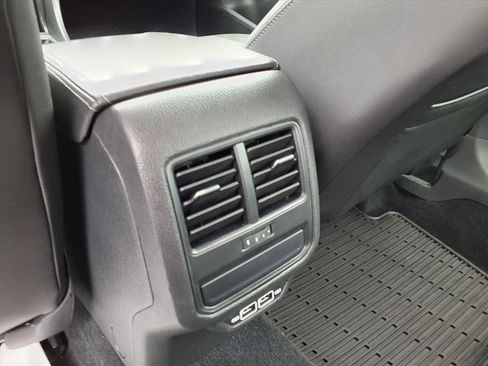 Used 2021 Volkswagen Passat 2.0T SE image 11