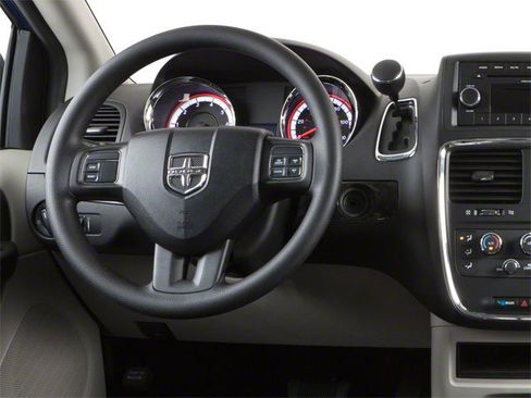 Used 2011 Dodge Grand Caravan Crew image 9