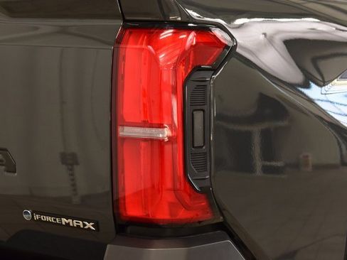 Used 2025 Toyota Tacoma Trailhunter image 24