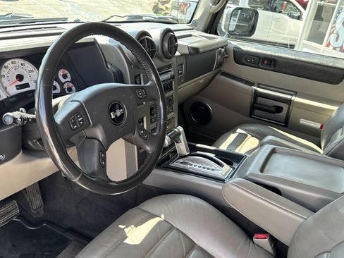 Used 2004 HUMMER H2 w/ Preferred Equipment Group AWD/4WD image 26