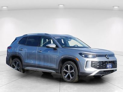 Used 2025 Volkswagen Tiguan SE