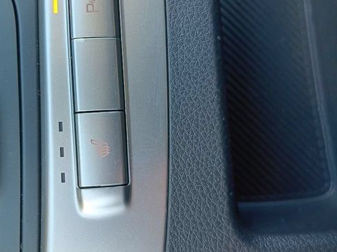 Used 2026 Kia Carnival FWD image 9