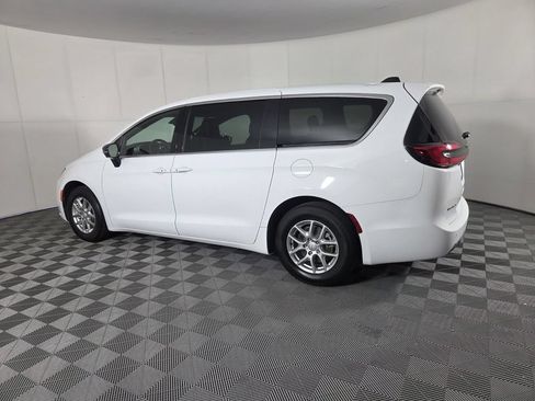 New 2026 Chrysler Pacifica Select FWD image 7