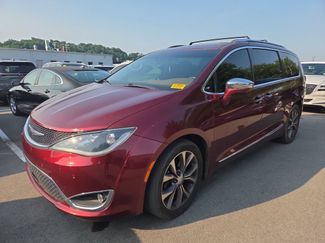 Used 2017 Chrysler Pacifica Limited w/ UConnect Theater Package FWD video 1