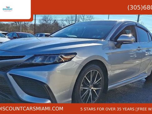 Used 2022 Toyota Camry SE image 1