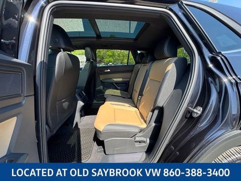 Certified 2023 Volkswagen Atlas Cross Sport SE w/ Panoramic Sunroof Package AWD/4WD image 9